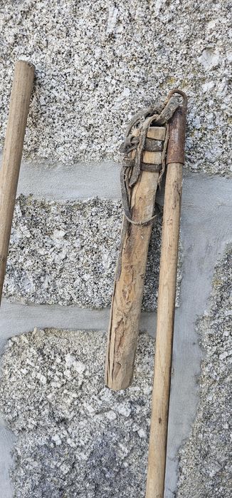 Malho ou mangual. Duas unidades.