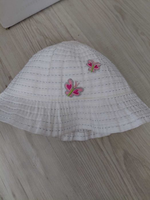 Czapeczja letnia dla dziewczynki