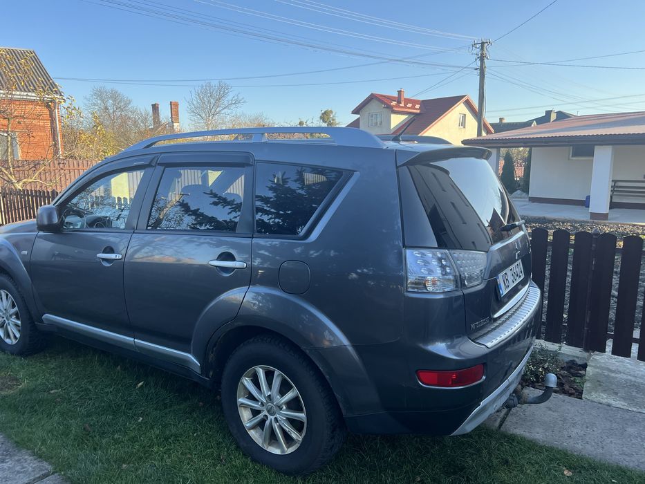 Мітсубісі Оутлендер ХЛ