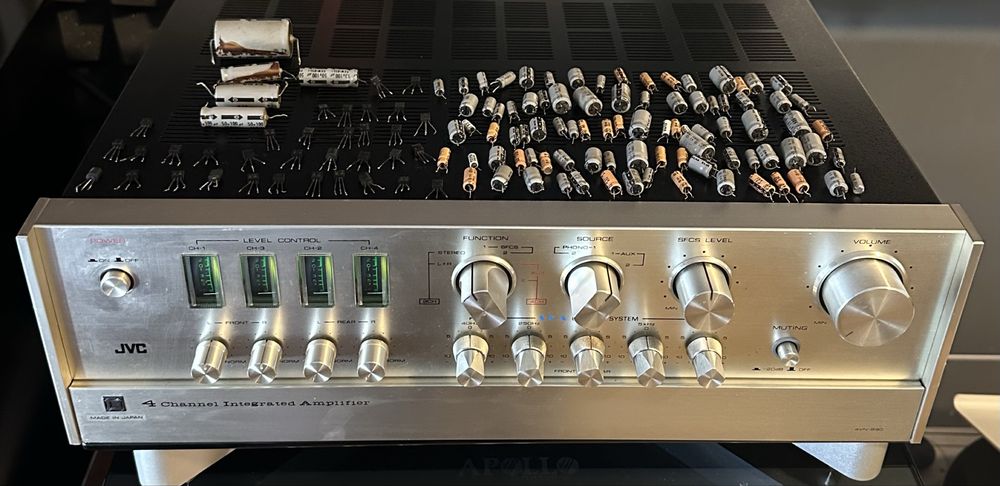 JVC  4VN990 . Amplificador de referência