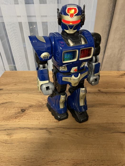 Робот на батарейках