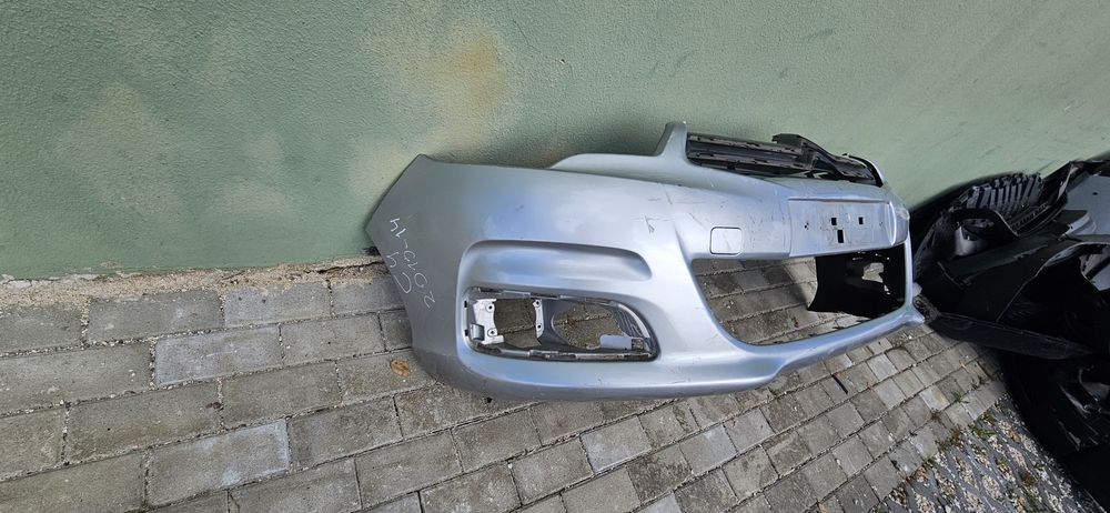 Parachoques frontal citroen c4 .usado com piqueno difeito.