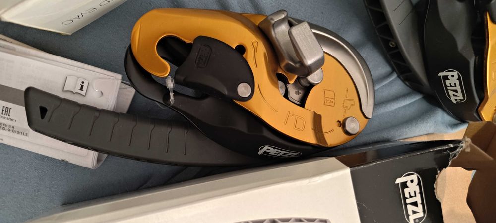 I’D® S, Descender with anti-panic function for working on fixed ropes Pieltz
