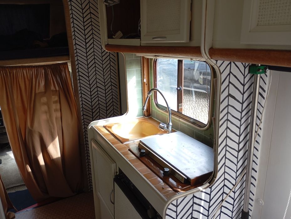 Autocaravana Peugeot j5 clássica