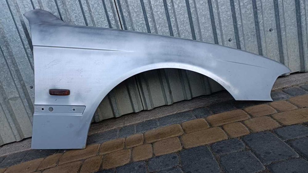 Błotnik Prawy Przód Bmw E39 sedan kombi