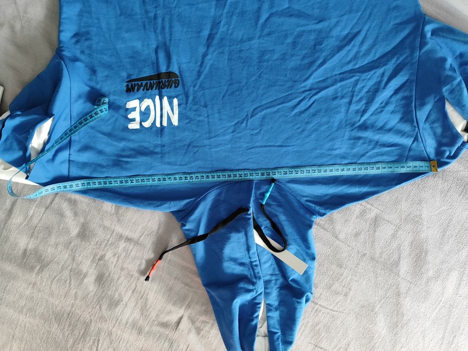 Bluza w rozmiarze L