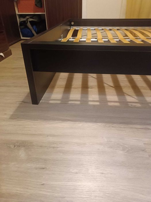 Cama Malm do IKEA 180x200 cm preta