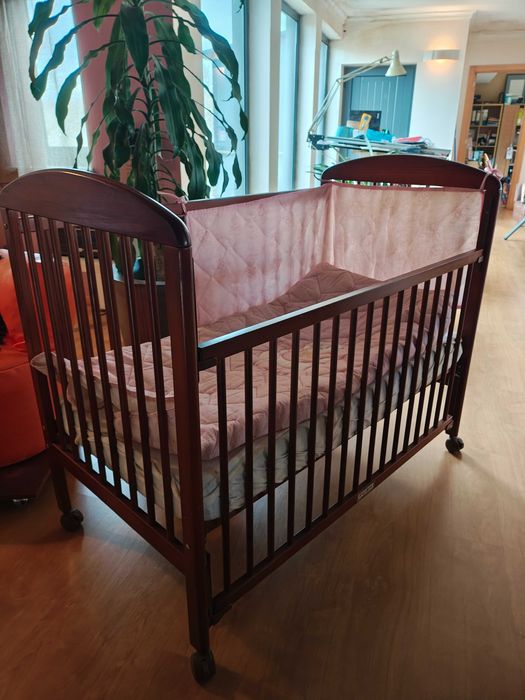 Berço para bebé / cama de criança 6-7 anos em madeira