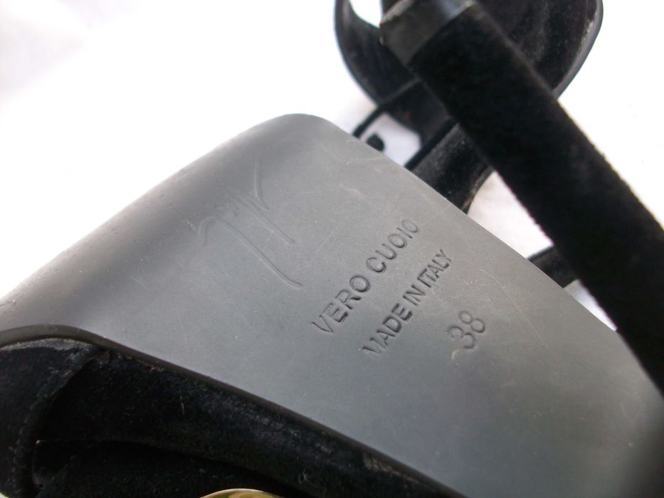 Venezia granatowe skórzane lakierki szpilki szpic 38