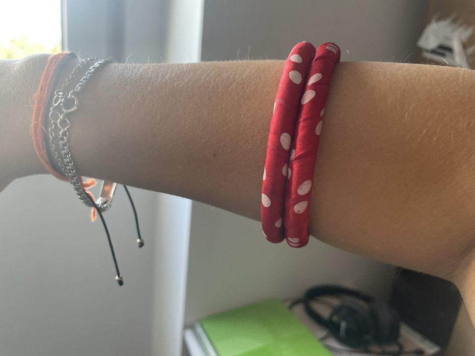 Vendo 2 pulseiras