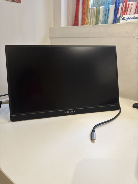 Monitor portatil. Perfeito para trabalhar em cafés/exteriores