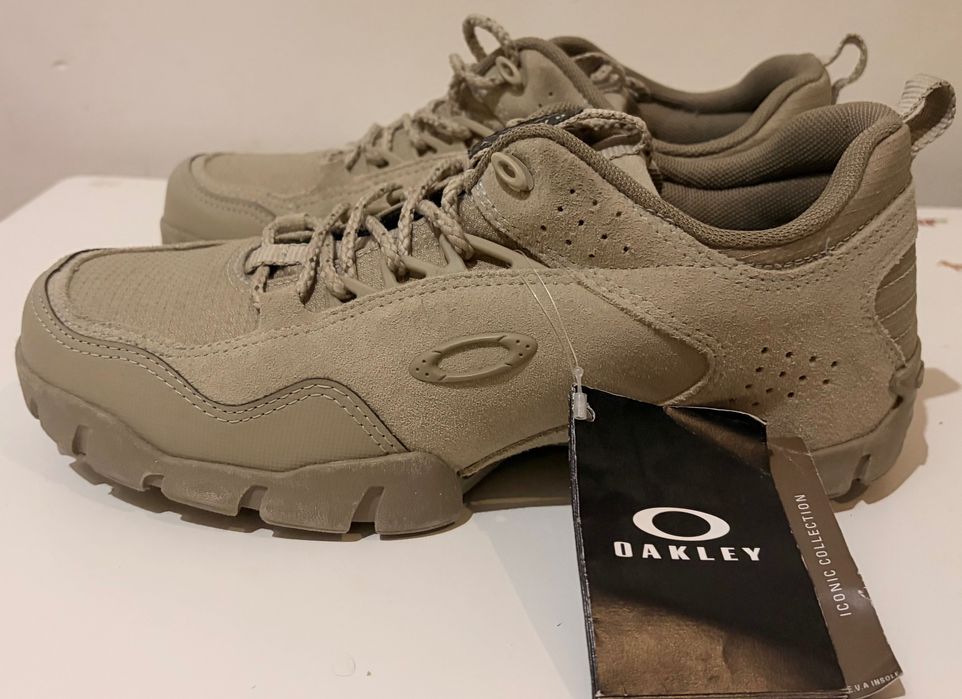 Bota Oakley Mod Modoc Low II