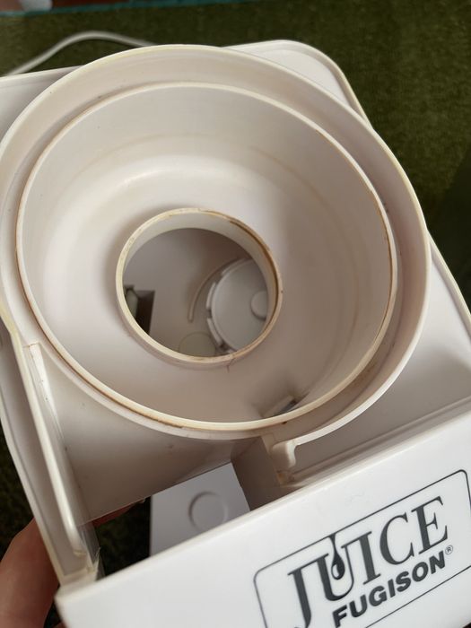 Електрична соковижималка