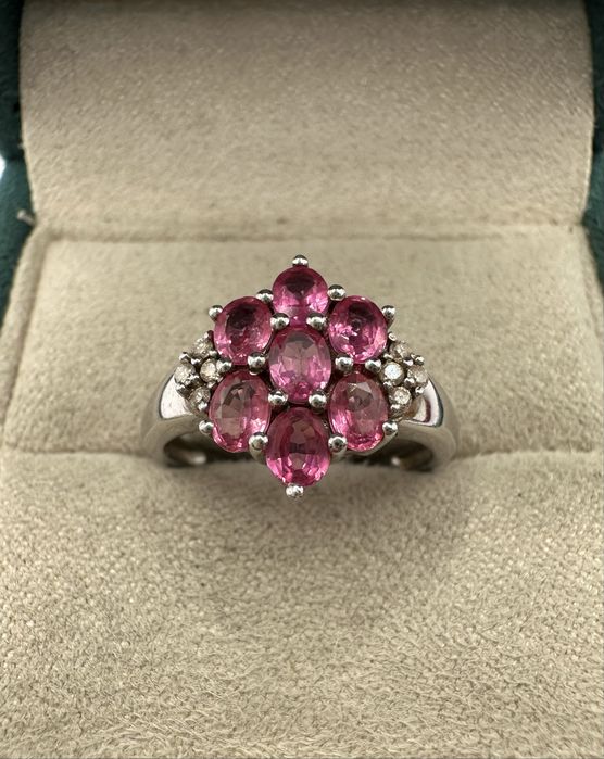 Złoty pierścionek z szafirami 1,47ct i diamentami 0,05ct