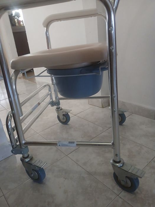 Cadeira de rodas para Duche