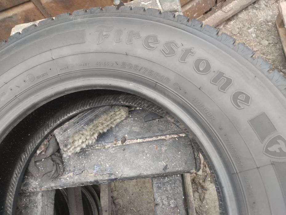 205/75/16c Firestone vanhawk2