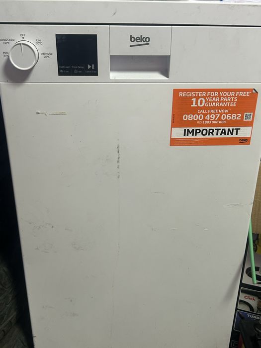 Посудомийна машина Beko DVS05025W