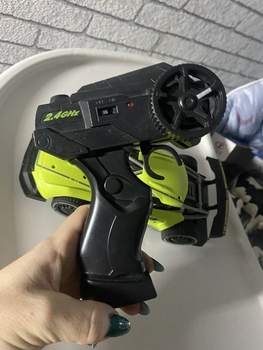 Машинка на пульту