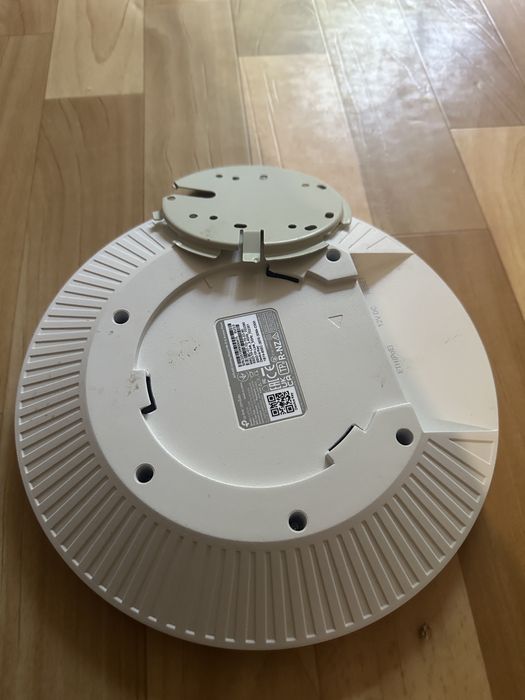 Точка доступа TP-LINK Omada EAP670 WiFi 6 / AX5400