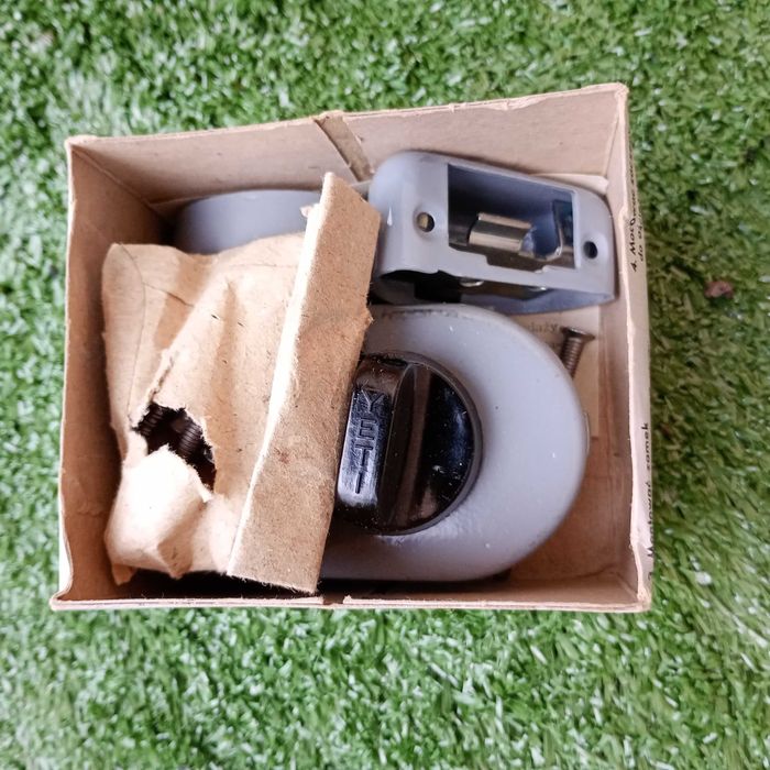 Zamek wierzchni zasuwkowy PRL