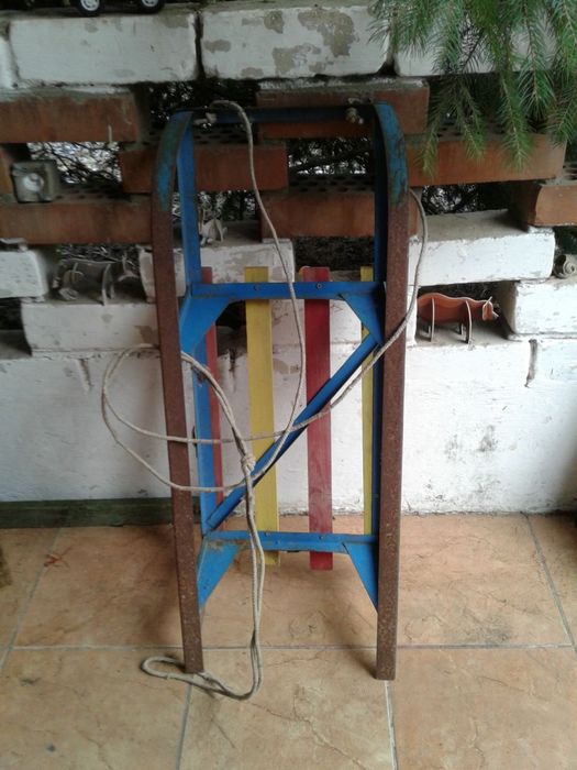 Продам санки в хорошем состоянии