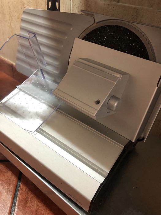 Fiambreira doméstica