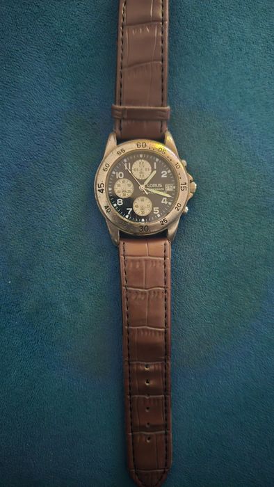 Relógio lorus com cartier