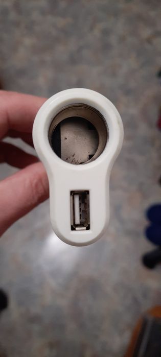 Автомобильный разветвитель прикуривателя с USB-портом для зарядки