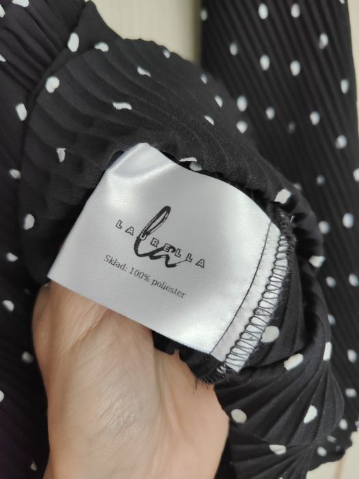 Czarna plisowana sukienka mini w kropki, Laurella, one size