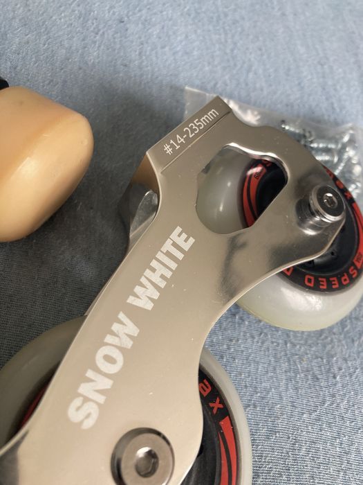 snow white szyny z kółkami rolki figurowe płozy 14 245