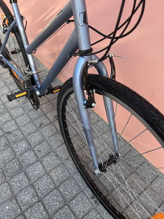 Bicicleta Cidade/Passeio Roda 28"/700c - COMO NOVA