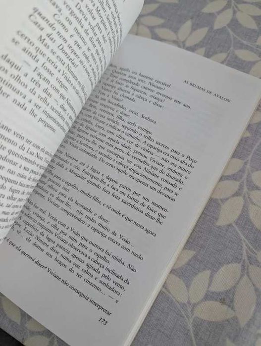 Livros de Marion Zimmer Bradley