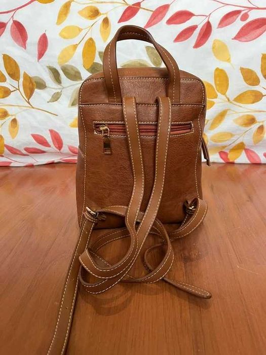 Mochila castanha