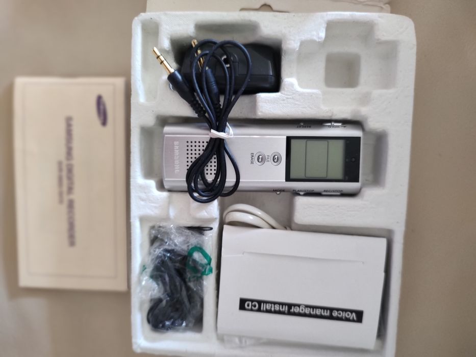 Цифровой диктофон Samsung SVR - S820