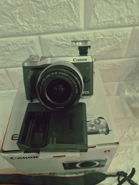 Canon EOS M6 фотоапарат