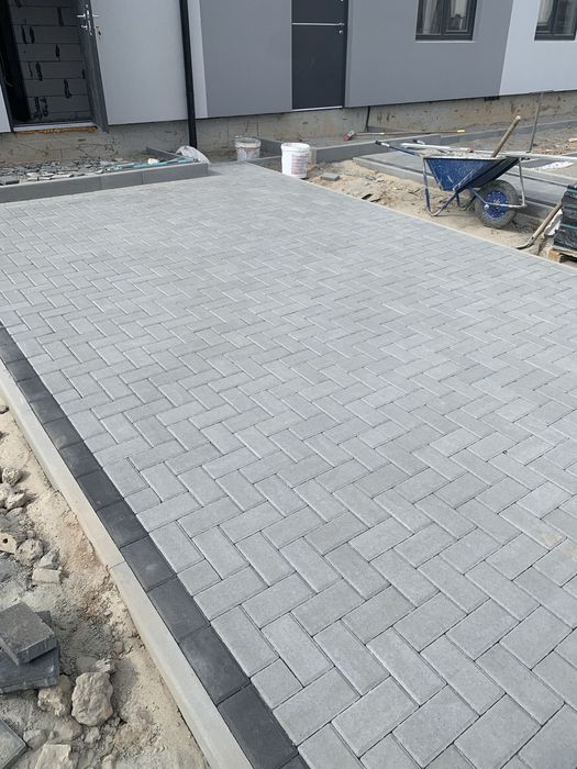 Укладання тротуарної плитки