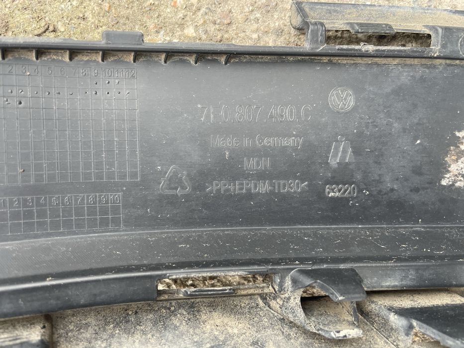Продам Решітка бампера права volkswagen t6 multivan 7e0807490