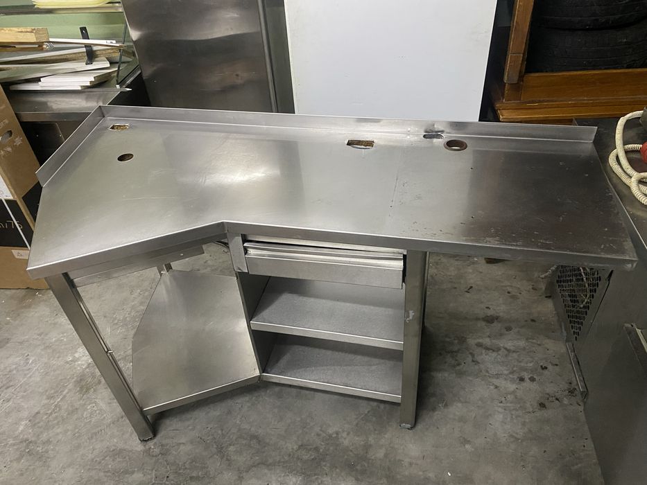 Bancada com gaveta e parteleira