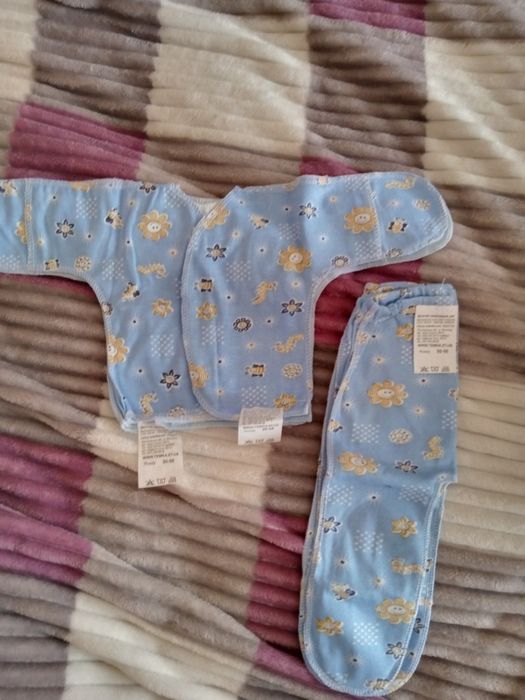 Ползунки и распашонка