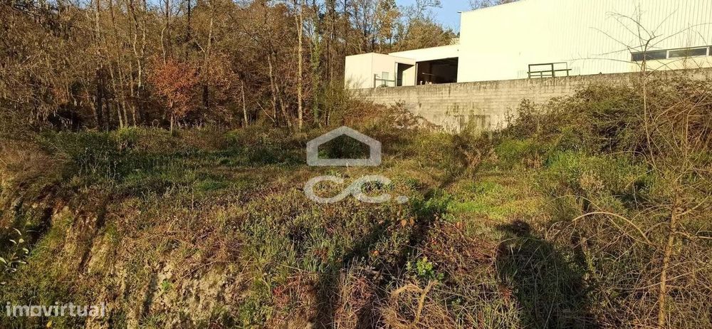 Terreno Industrial em Candoso Santiago - Guimarães
