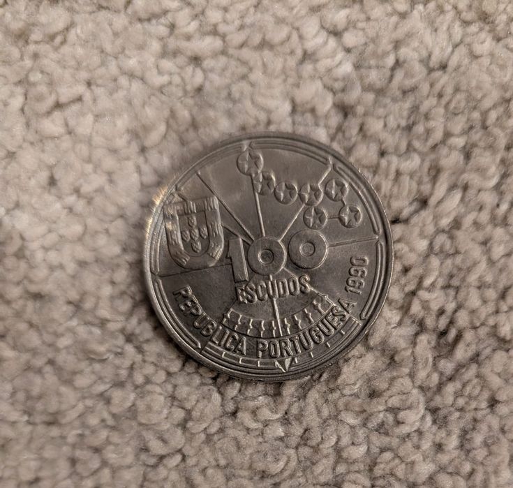 Moedas de escudos antigas