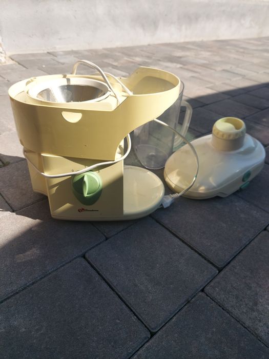 Кухонний комбайн соковижималка