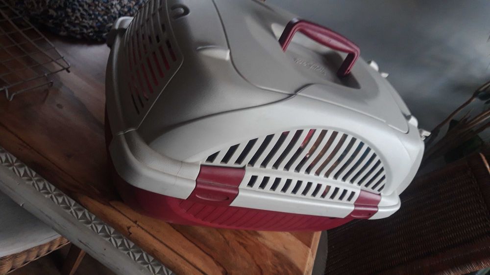 Klatka do transportu kota  lub psa Ferplast de lux