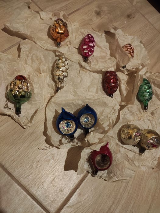 Bombki choinkowe PRL – szklane, ręcznie malowane – komplet 12 szt.
