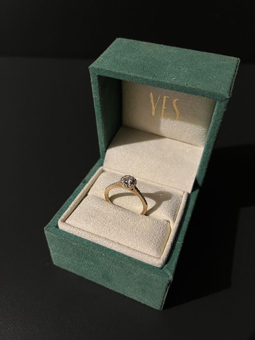 Pierścionek złoty z Diamentemi YES - 0,33 ct - Metropolitan