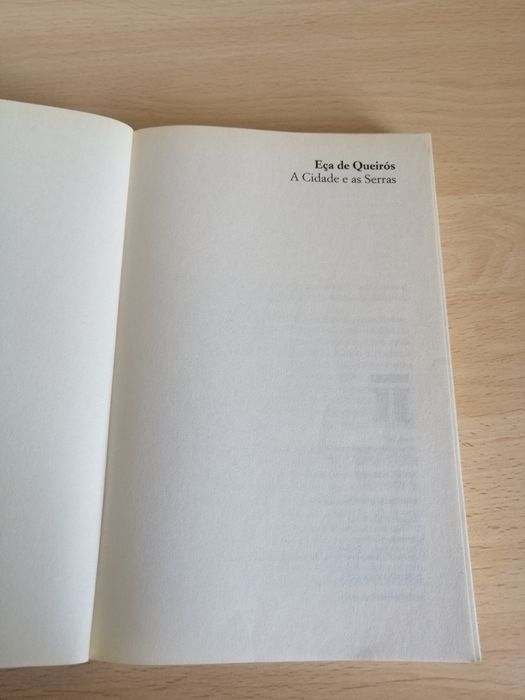 Livro A Cidade e as Serras