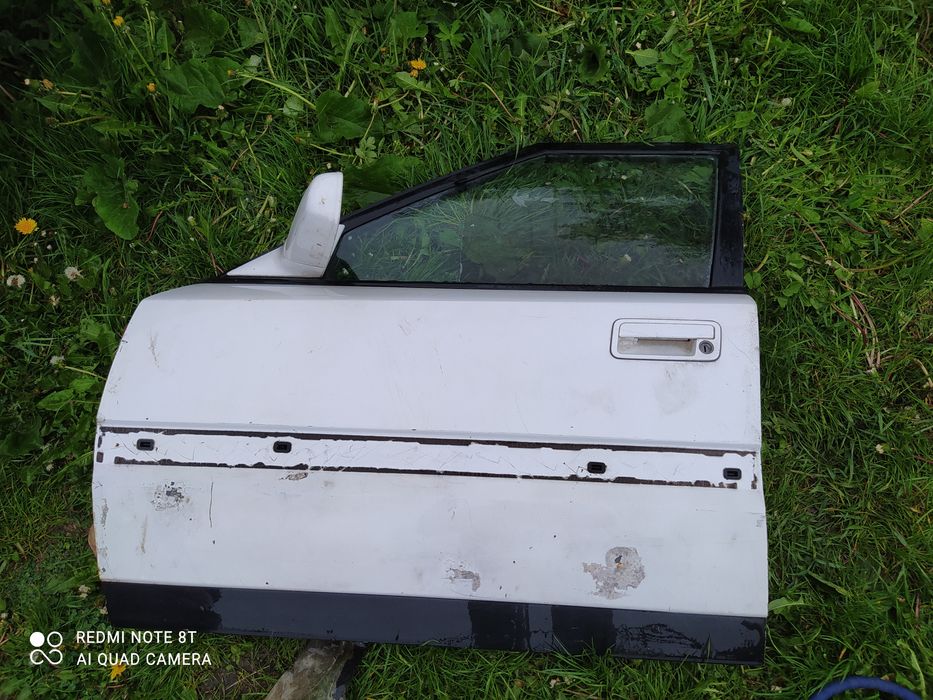 Продам двери Mazda 323F 1992 год