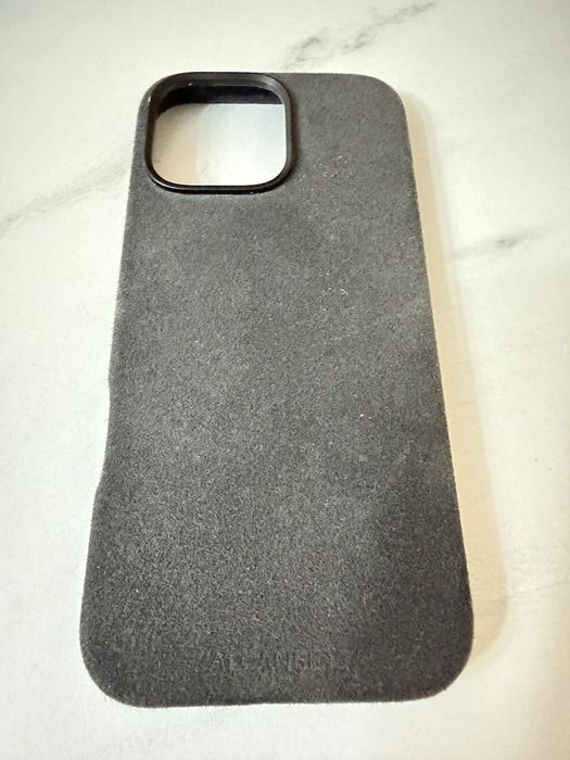 Etui firmy Alcanside z alkantary w kokorze grafitowym iphone 16pro max