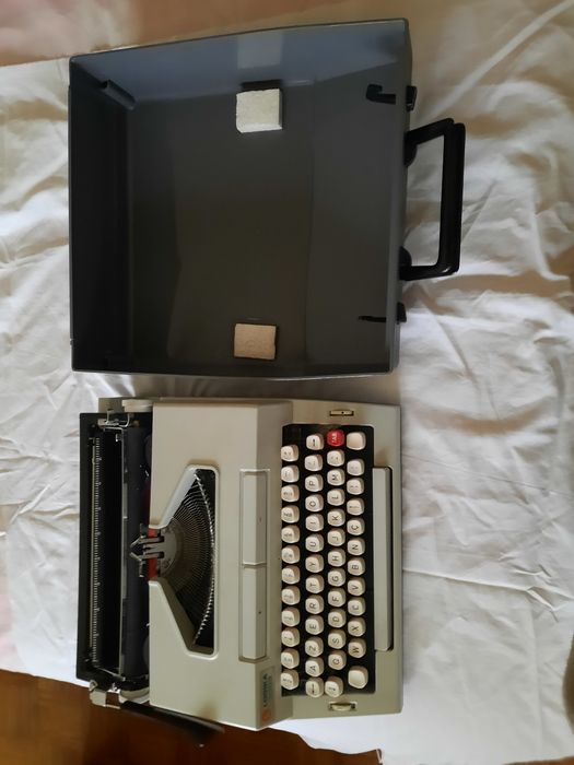 Máquina de datilografia antiga