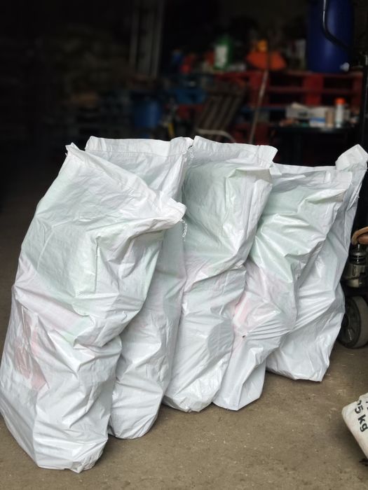 Lenha de azinho totalmente seca e em sacos